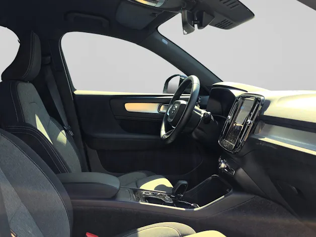 VOLVO XC40 2.0 B4 MH Plus Dark