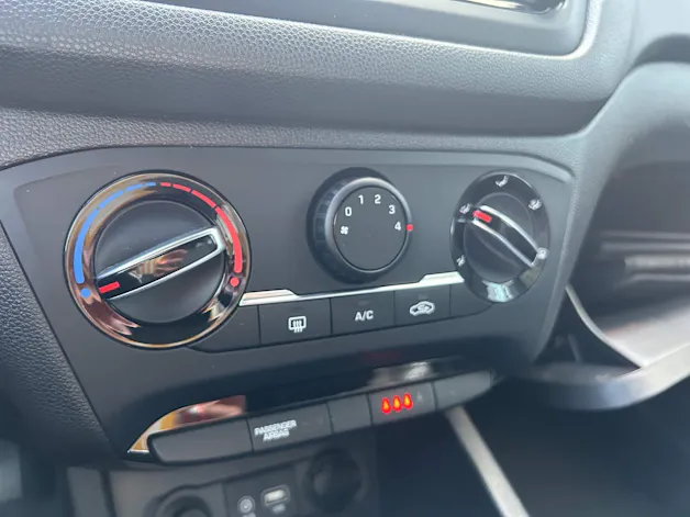 HYUNDAI i20 1.0 T-GDi Amplia