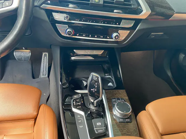 BMW X3 20i xDrive paddles