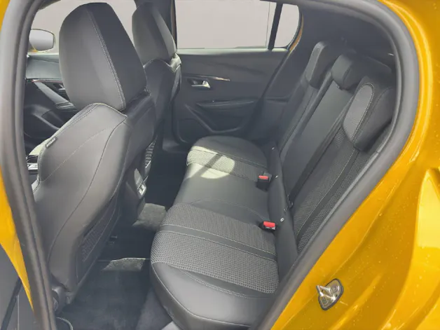 PEUGEOT 208 1.2 PureTech 130 GT Line