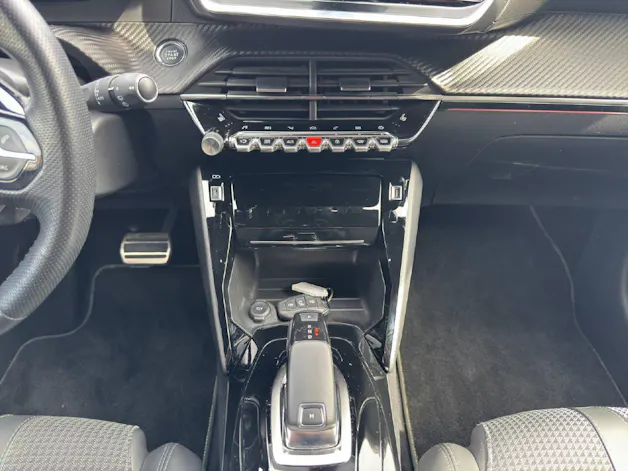 PEUGEOT 208 1.2 PureTech 130 GT Line