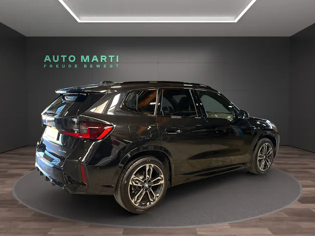 BMW X1 23i xDrive paddles
