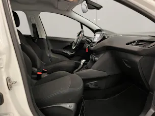 PEUGEOT 208 1.2 PureTech Signature S/S