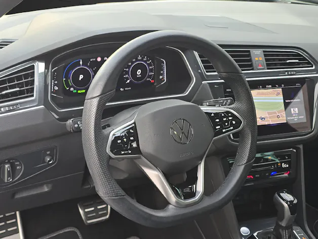 VW Tiguan 1.4 TSI PHEV R-Line ** Frisch ab MFK & 12 Monate GARANTIE **