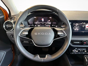https://vehicle.imgix.net/4448197/c2031773-fb5c-4c77-a6a7-a00beb20af84.jpg