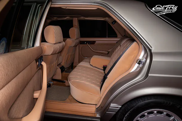 MERCEDES-BENZ SE W126