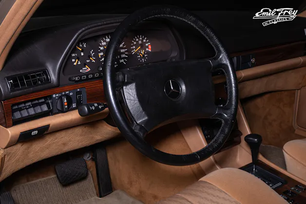 MERCEDES-BENZ SE W126