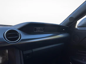 https://vehicle.imgix.net/4448278/b9f52211-7472-4485-b800-2b0a147a735f.jpg
