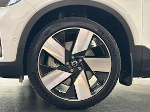 https://vehicle.imgix.net/4448281/ee465298-8e47-49fa-89a2-ba279bace8ed.jpg