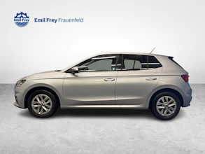 https://vehicle.imgix.net/4448320/39b03c66-7c23-4d48-b938-ee86336ce1d7.jpg