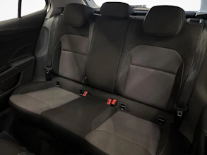 https://vehicle.imgix.net/4448320/e0df37c5-964b-44ed-80cb-4d20a5449db0.jpg