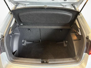 https://vehicle.imgix.net/4448320/ee045850-9b81-406b-b0ba-a4c1ba8363c8.jpg