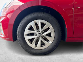 https://vehicle.imgix.net/4448354/e471508e-a392-4d32-819f-fe5023090aae.jpg