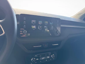 https://vehicle.imgix.net/4448354/eeea28f0-103b-4921-a9b3-9de66a4aeadb.jpg