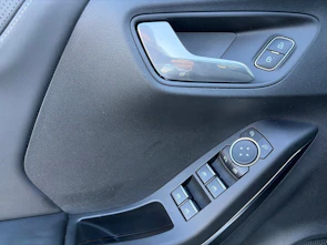Fahrzeugbild FORD Puma 1.0 EcoB Hybrid 155 ST-Line Vignale