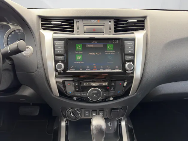 NISSAN Navara 2.3 dCi Double Cab N-Guard AT