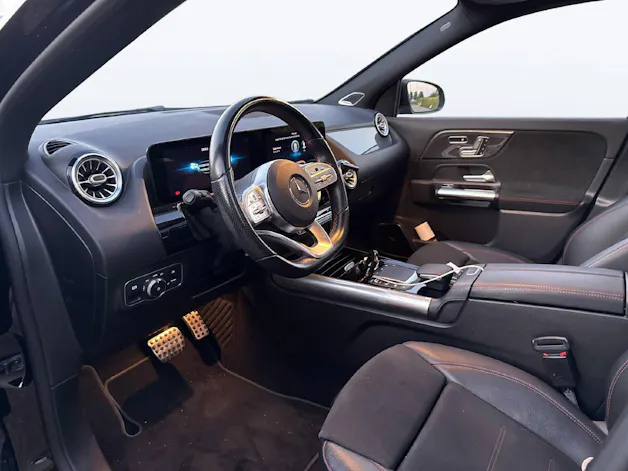 MERCEDES-BENZ GLA 220 d AMG Line 4matic