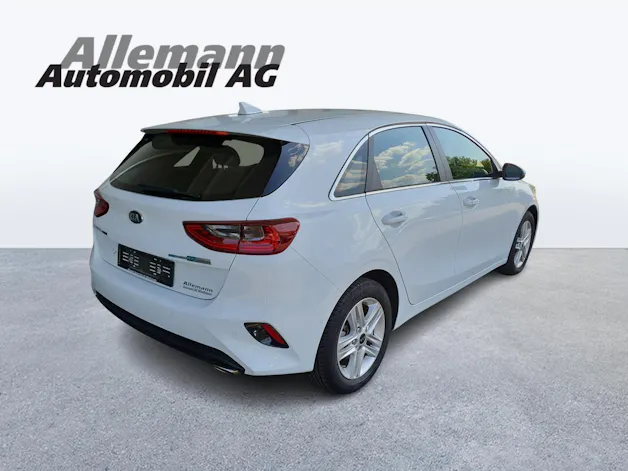 Kia Ceed 1.5 T-GDi MHEV Power
