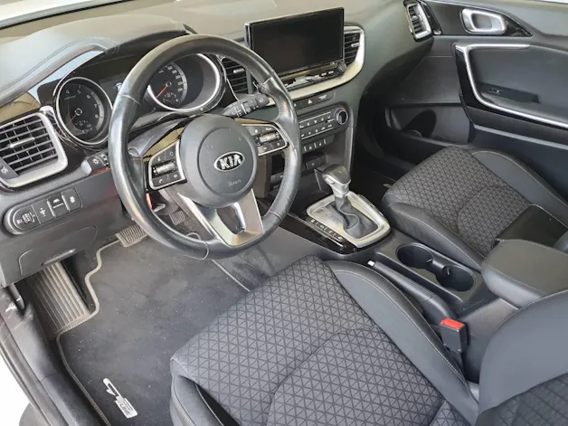 Kia Ceed 1.5 T-GDi MHEV Power