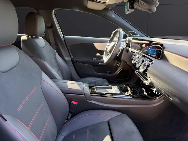 MERCEDES-BENZ A 35 AMG 4matic Limousine