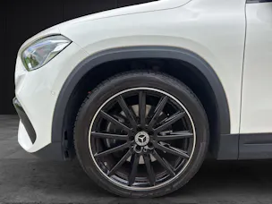 MERCEDES-BENZ GLA 250 AMG Line 4matic