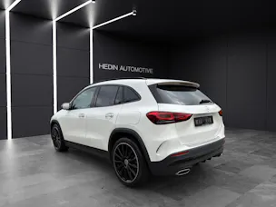MERCEDES-BENZ GLA 250 AMG Line 4matic