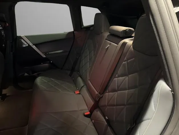 BMW iX M70