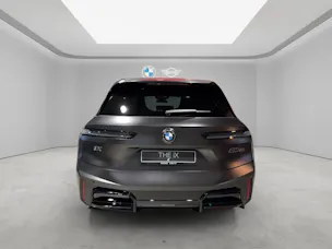 BMW iX M70