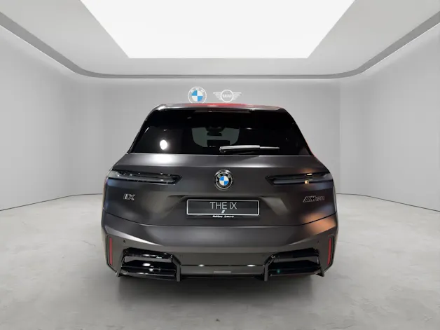 BMW iX M70