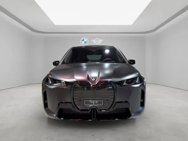 BMW iX M70