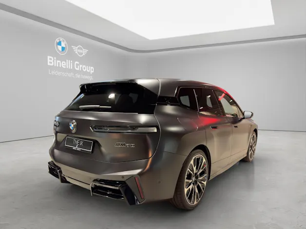 BMW iX M70
