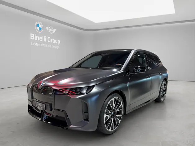 BMW iX M70