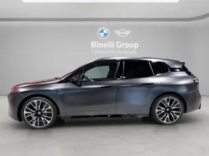 BMW iX M70