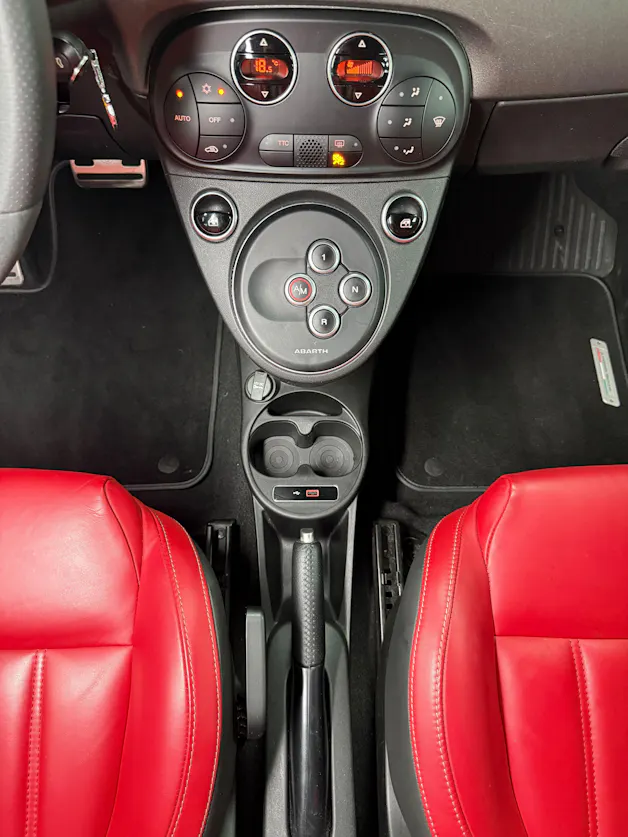 FIAT 595 C Abarth 1.4 T-Jet 180 Competizione
