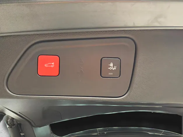 PEUGEOT 3008 1.6 Plug-in Hybrid4 GT