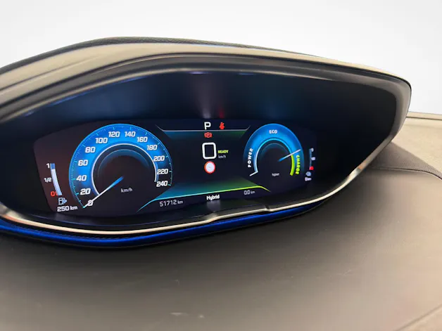PEUGEOT 3008 1.6 Plug-in Hybrid4 GT