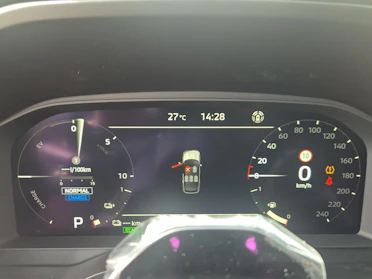 MITSUBISHI OUTLANDER 8