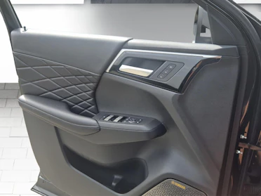 MITSUBISHI OUTLANDER 9