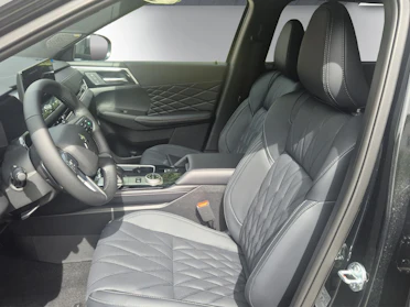 MITSUBISHI OUTLANDER 6