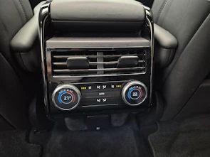 Fahrzeugbild LAND ROVER Range Rover Sport 3.0 TD6 350 First Edition