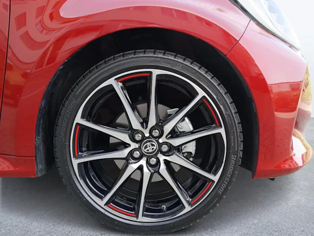 Toyota Yaris 1.5 VVT-i HSD GR Sport