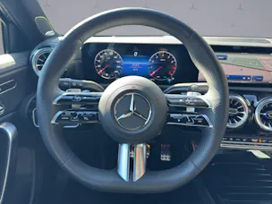 MERCEDES-BENZ A 250 AMG Line 4m