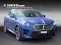BMW iX2 30 M Sport xDrive U10 (CH) ** Frozen Portimao Blau II métallisé **