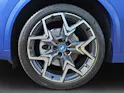BMW iX2 30 M Sport xDrive U10 (CH) ** Frozen Portimao Blau II métallisé **