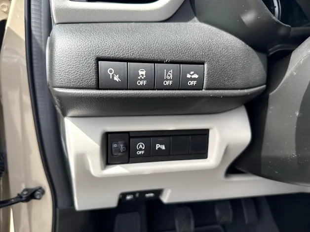 Suzuki Swift 1.2 Sakura Top Hybrid 4x4