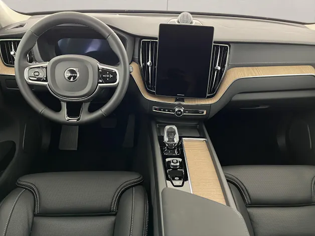 VOLVO XC60 2.0 T8 TE Ultra Dark eAWD