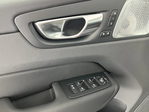 VOLVO XC60 2.0 T8 TE Ultra Dark eAWD