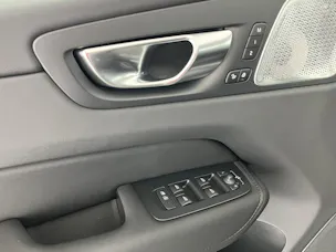VOLVO XC60 2.0 T8 TE Ultra Dark eAWD