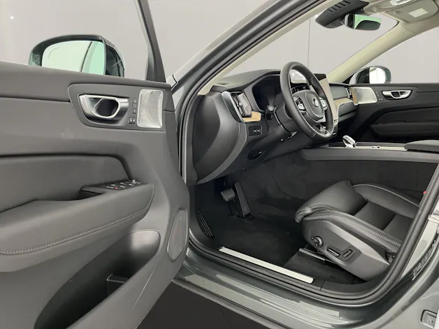 VOLVO XC60 2.0 T8 TE Ultra Dark eAWD
