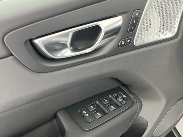 VOLVO XC60 2.0 T8 TE Ultra Dark eAWD